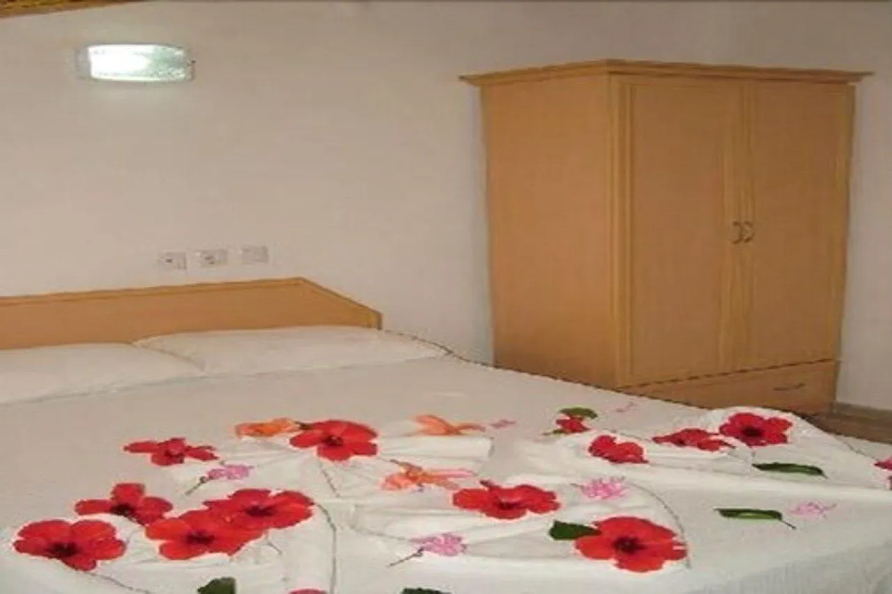 Apartment Ince Aparts Icmeler Turkey